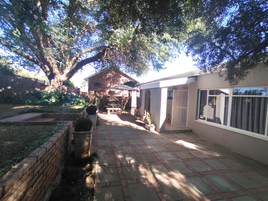 10 Bedroom Property for Sale in Warrenton Northern Cape